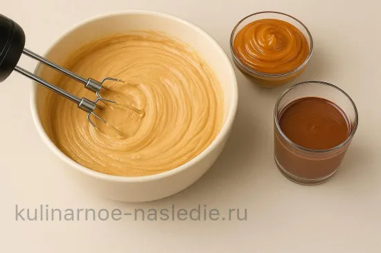 Нежные бисквитные куличи с шоколадной крошкой - Шоколадно-карамельная шапка