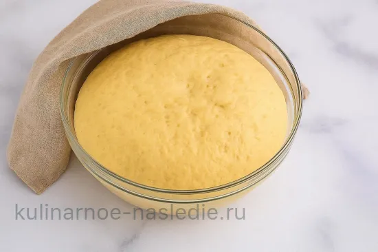 Дрожжевые куличи с ванилью - Обминка
