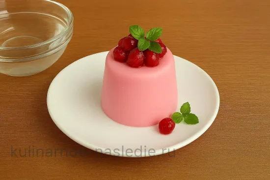 Мини-пасхи с зимней вишней и мятой - Украшение