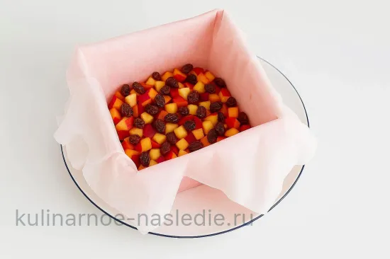 Творожная пасха с карамельными яблоками и изюмом - Яблочная прослойка