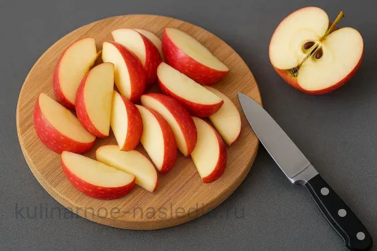 Яблочное желе - Нарезаем яблоки