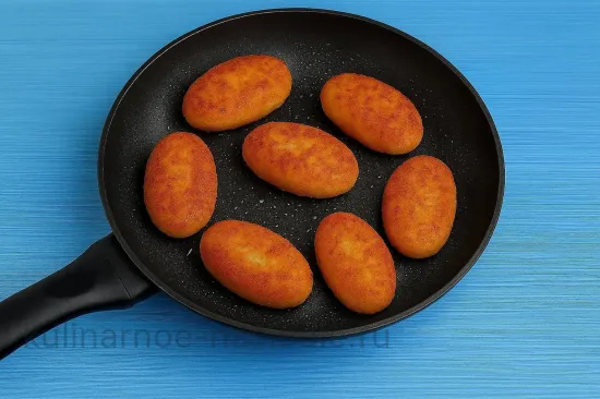 Нежные котлеты из кальмаров - Обжарка до золотистой корочки