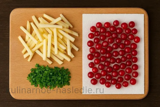 Квашеная капуста с яблоками и клюквой - Подготовка ингредиентов