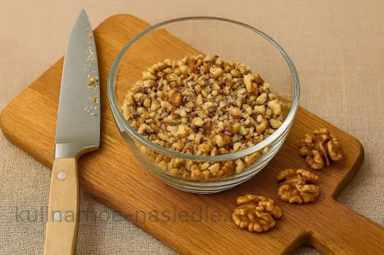 Рулет из индейки с мятой и орехами - Измельчаем орехи