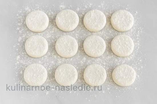 Творожные сырники с кокосовой стружкой - Формовка
