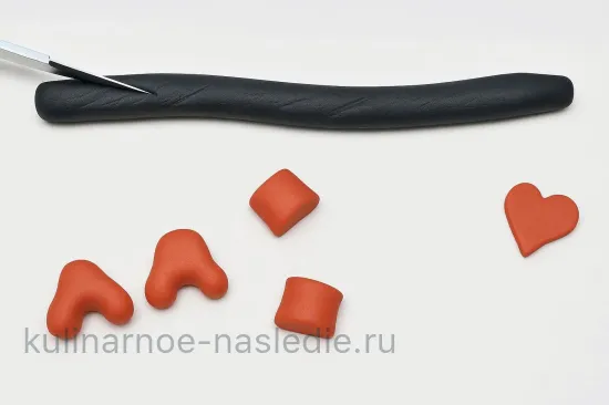 Торт «Сладкая парочка» - Добавляем лапки и веточку