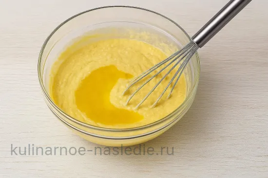 Панкейки из кокосовой муки - Добавляем масло