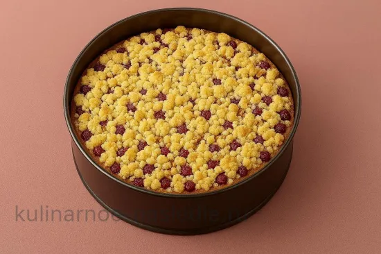 Пирог с брусникой и орехами - Выпекание