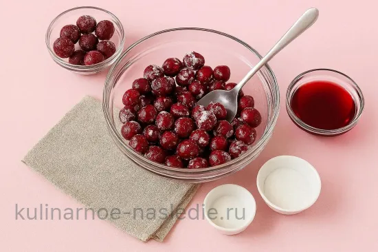 Пирог с вишней, маком и джемом - Вишнёвая начинка