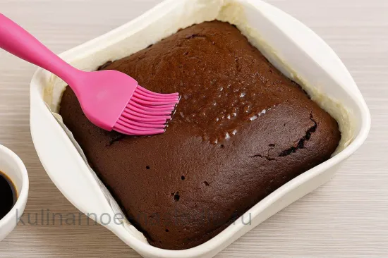 Пирог с кремом из фундука - Кофейная пропитка коржа