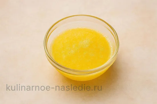 Пирожные «Божьи коровки» - Подготовка масла