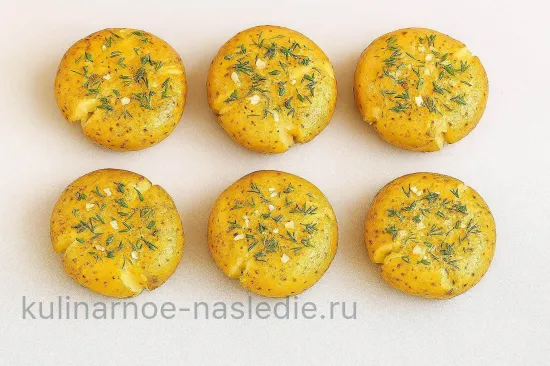 Картошка с чесночком под сыром - Формовка и посыпка