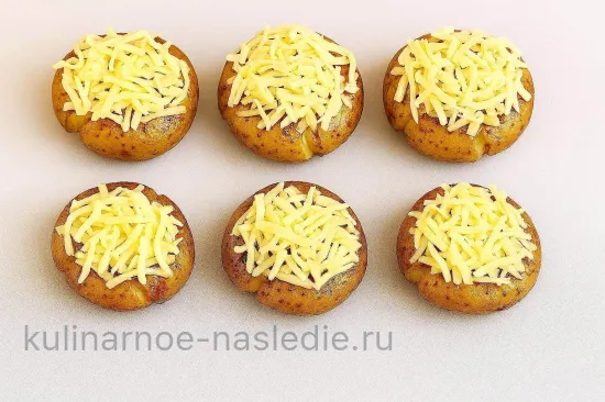 Картошка с чесночком под сыром - Сыр и соус